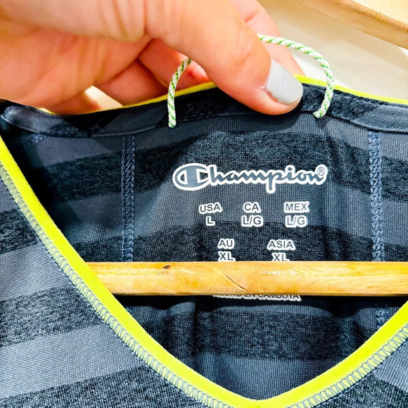 CHAMPION Grey striped sports t-shirt - Picture 5 of 6